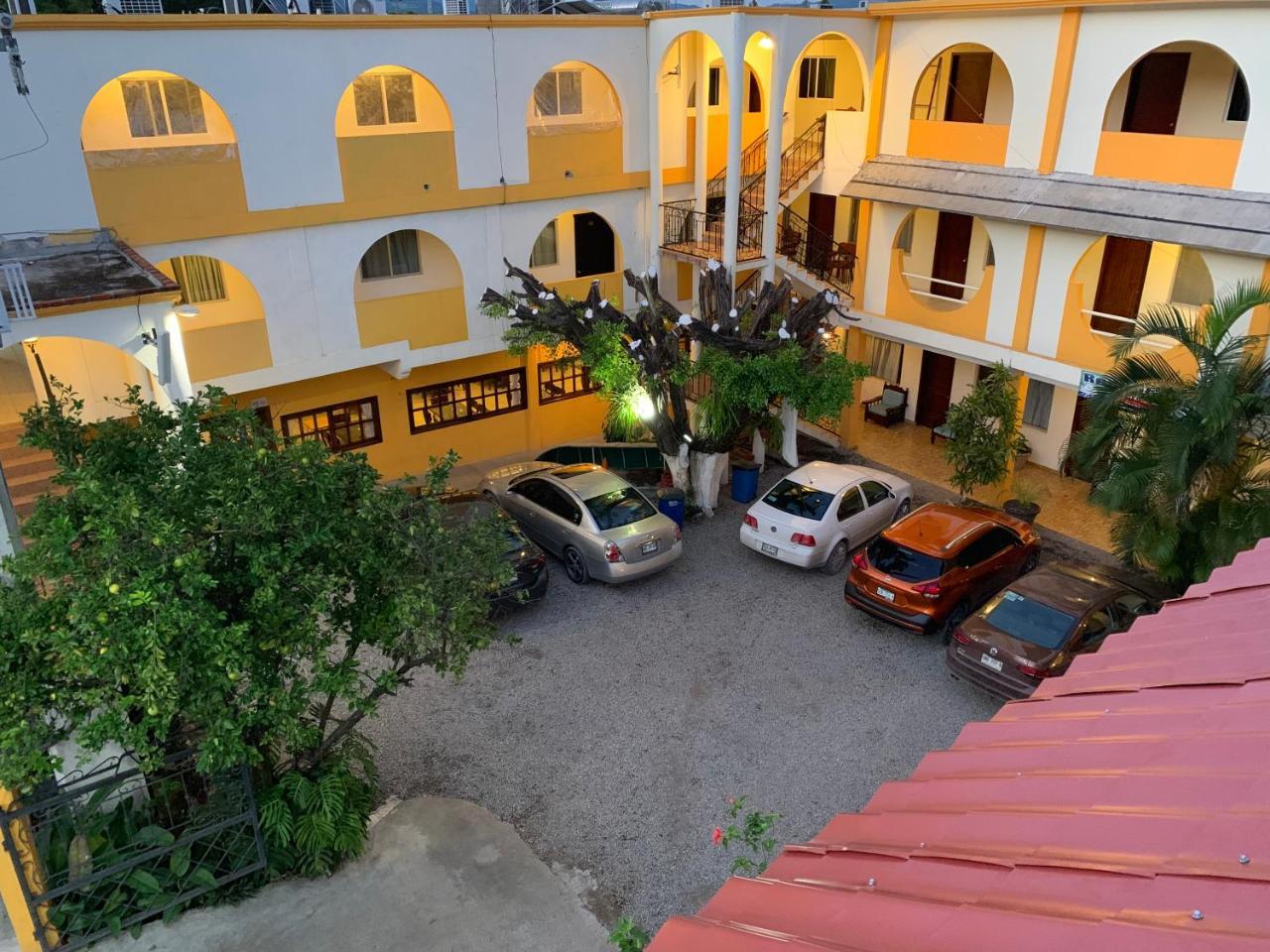 Hotel Cosmos Tamasopo Exterior photo